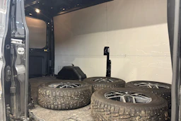 musta Ford Transit 2023 kuva 4.