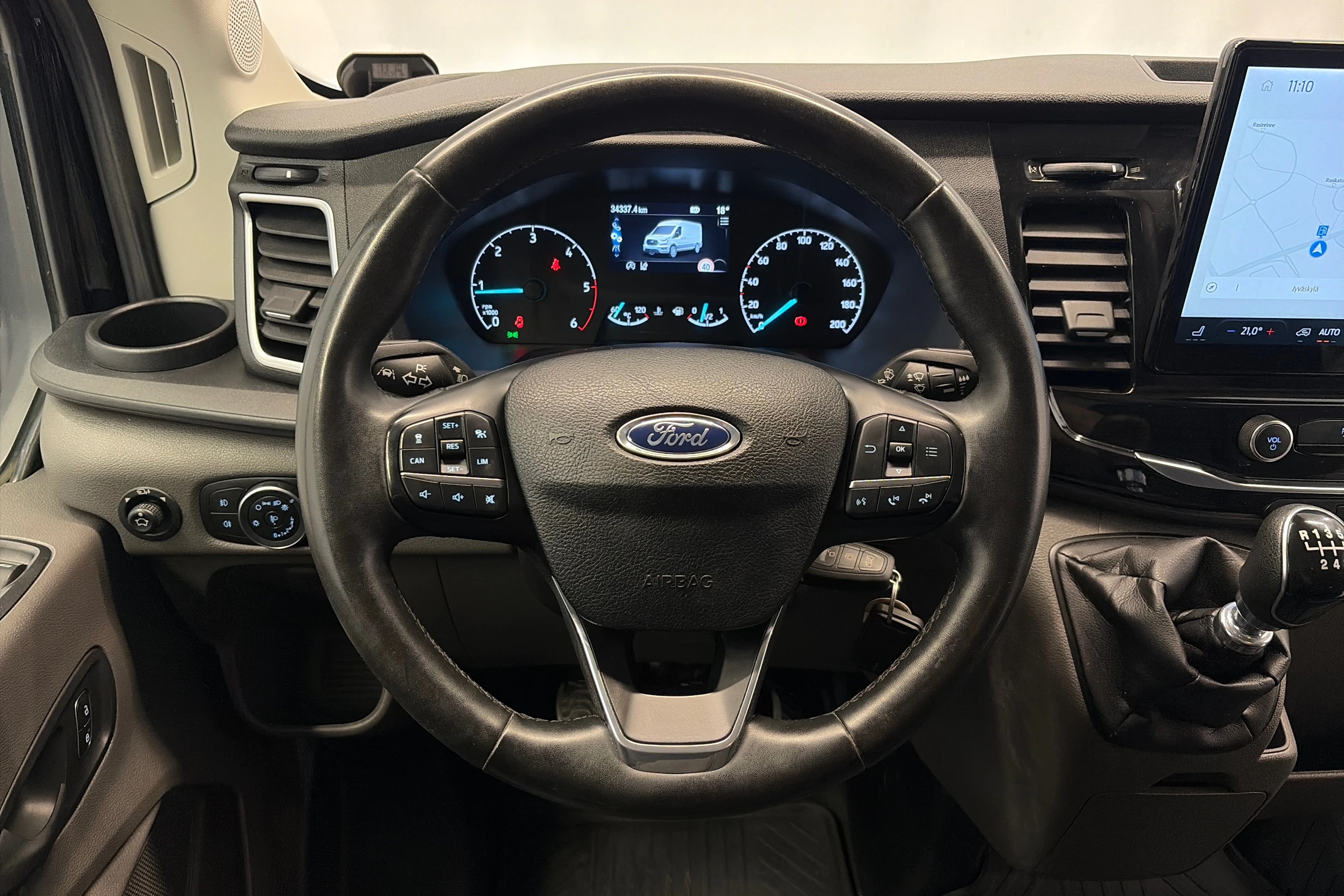musta Ford Transit 2023 kuva 17.