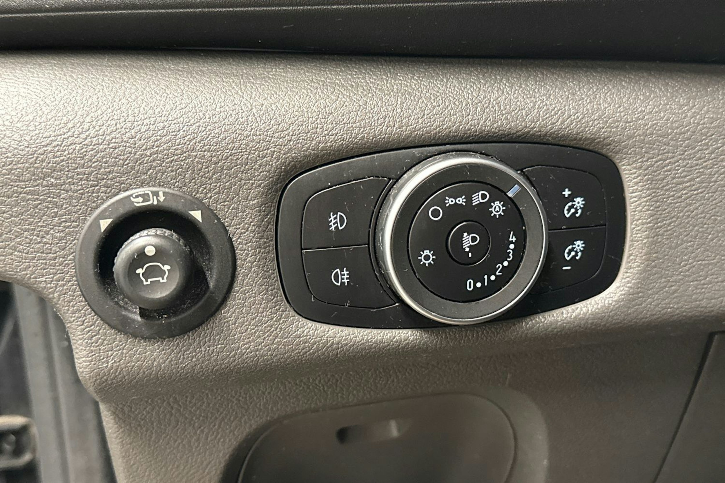 Musta Ford TRANSIT 2023 kuva 20.