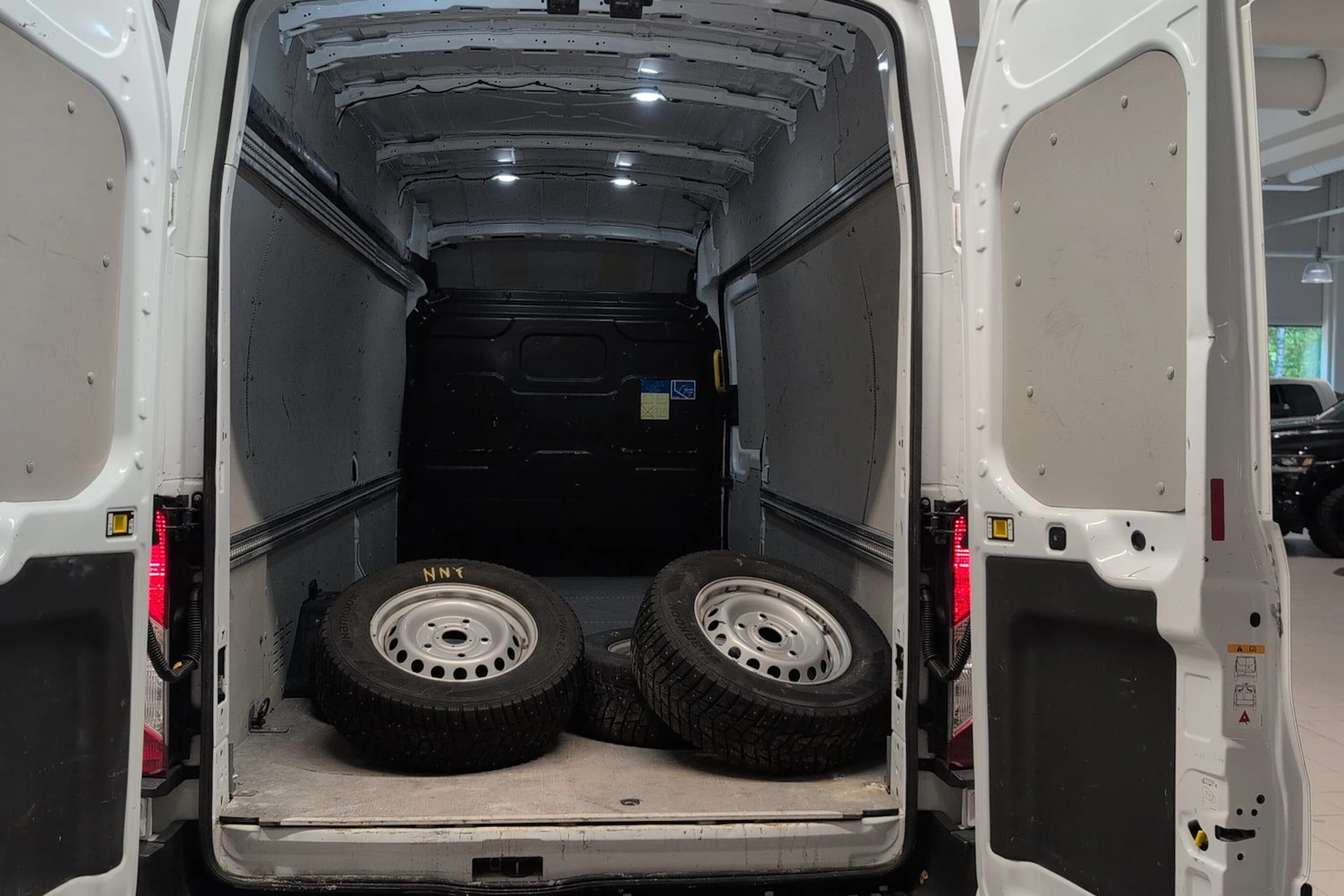 Valkoinen Ford TRANSIT 2023 kuva 20.