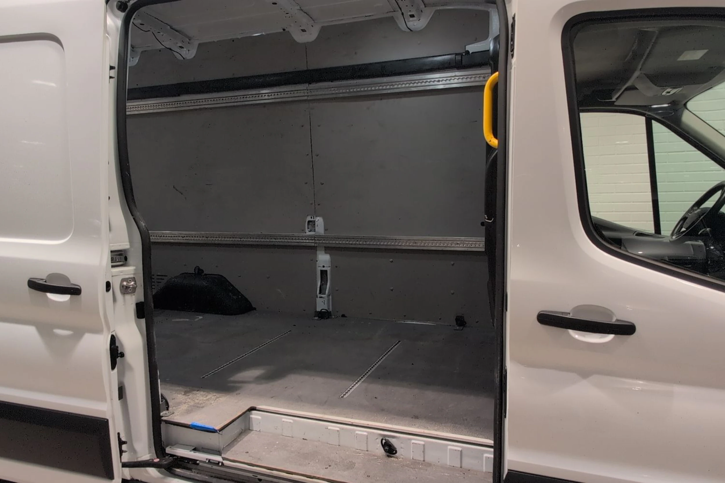 Valkoinen Ford TRANSIT 2023 kuva 22.