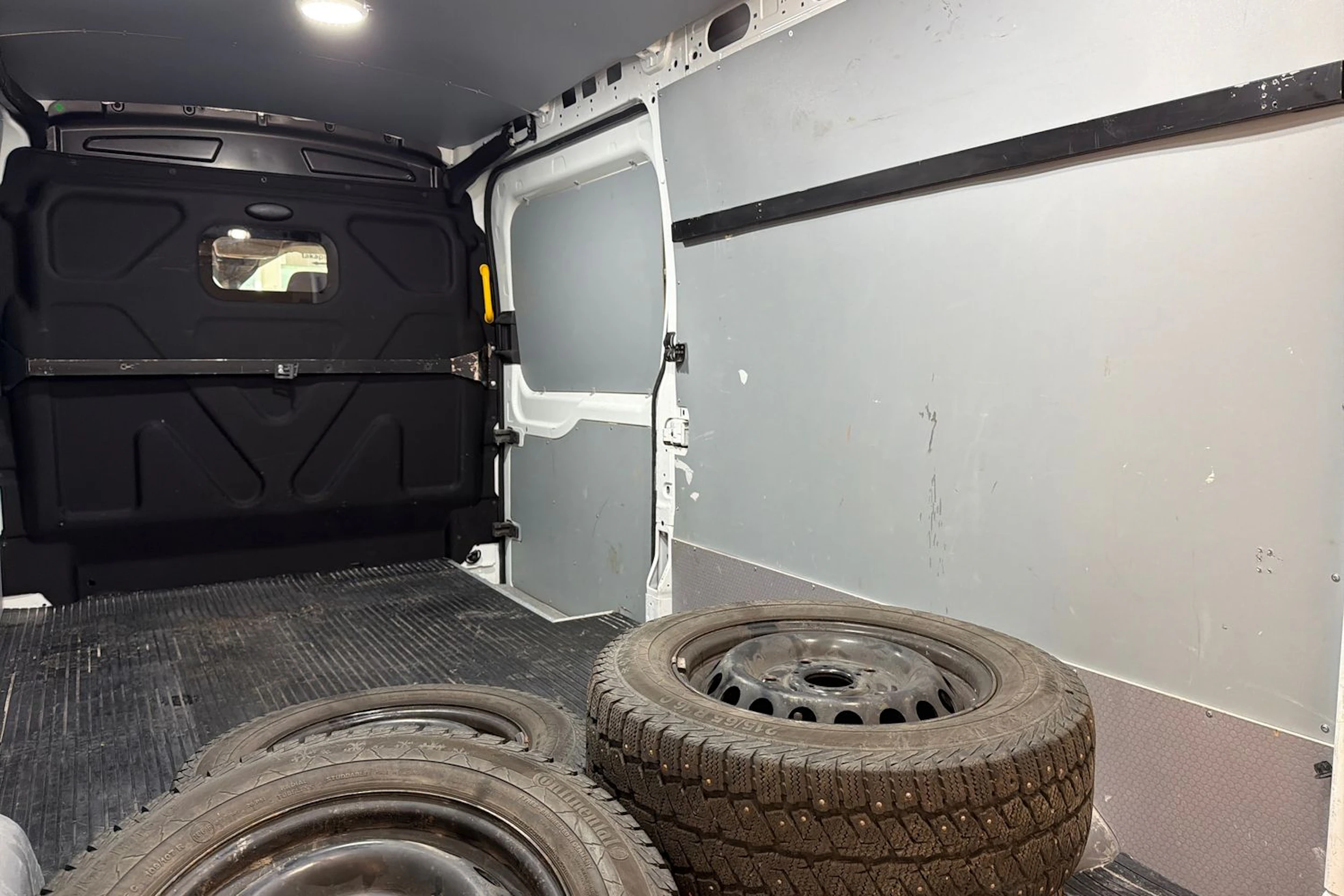 Valkoinen Ford TRANSIT 2023 kuva 28.
