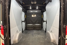 musta Ford Transit 2023 kuva 15.