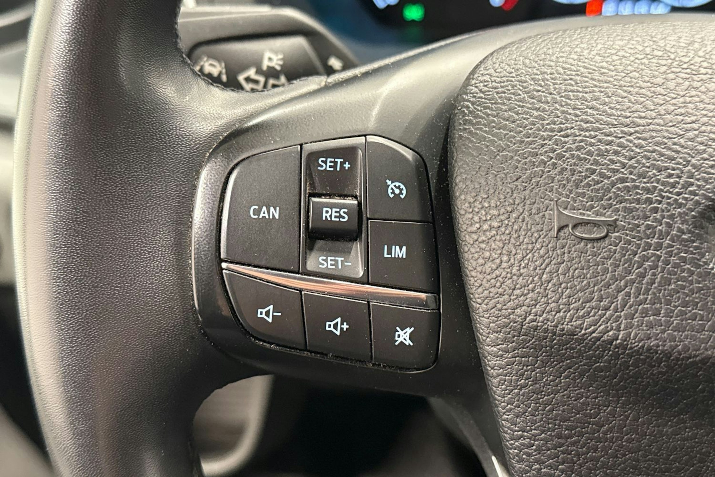 musta Ford Transit 2023 kuva 17.