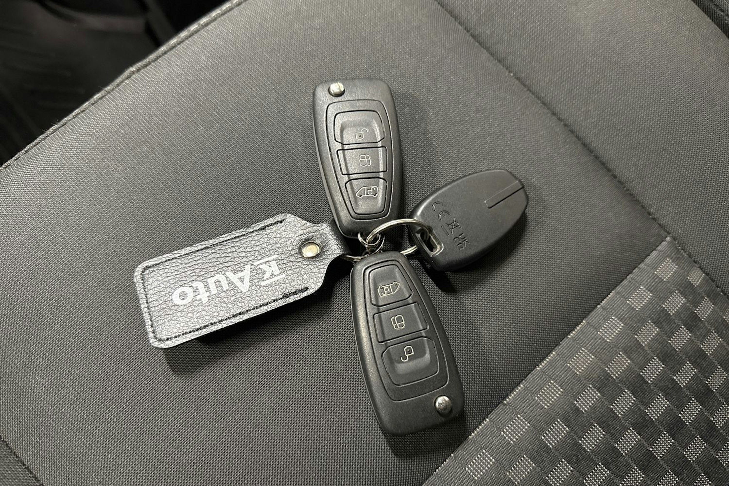 musta Ford Transit 2023 kuva 23.