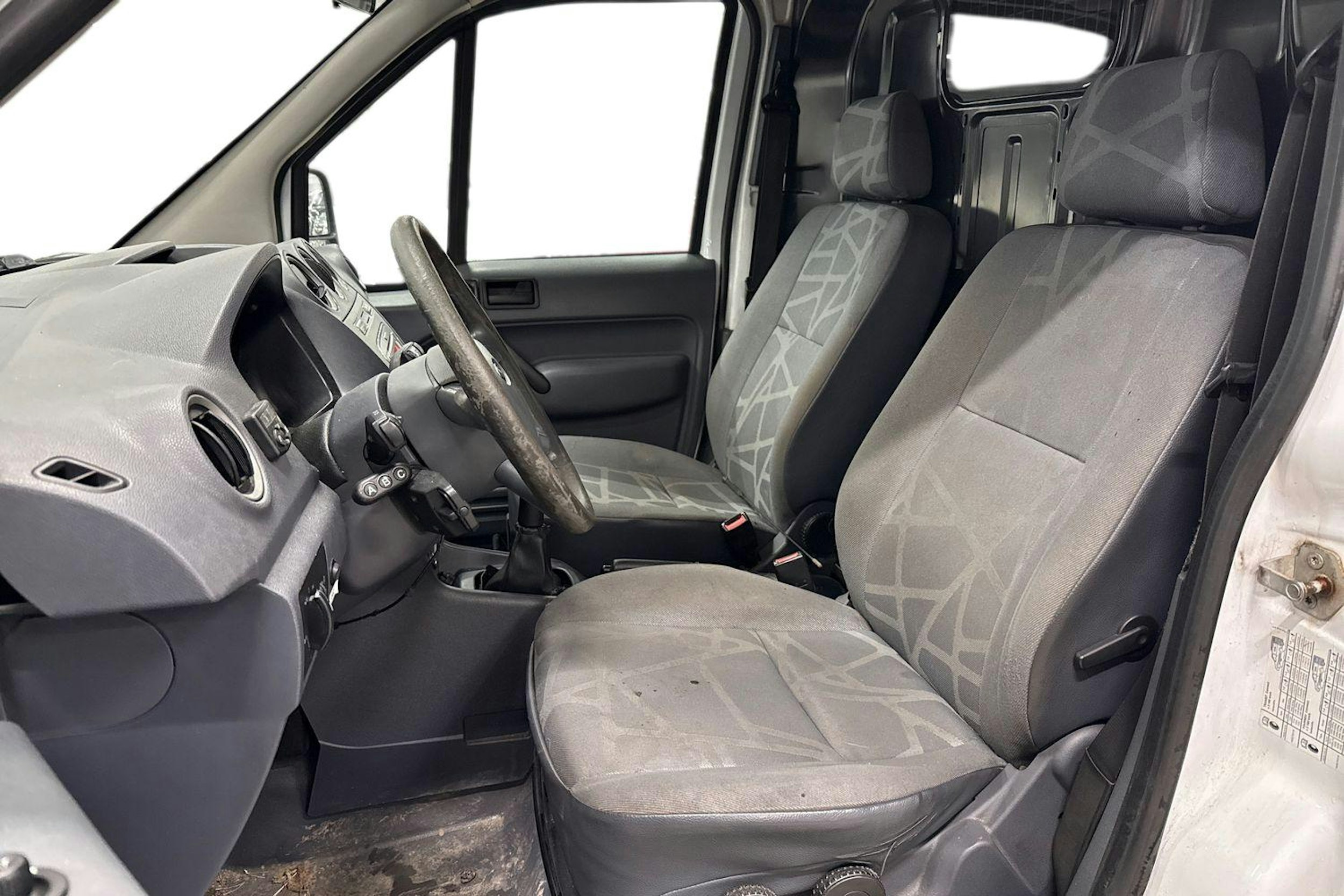 valkoinen Ford Transit Connect 2011 kuva 8.