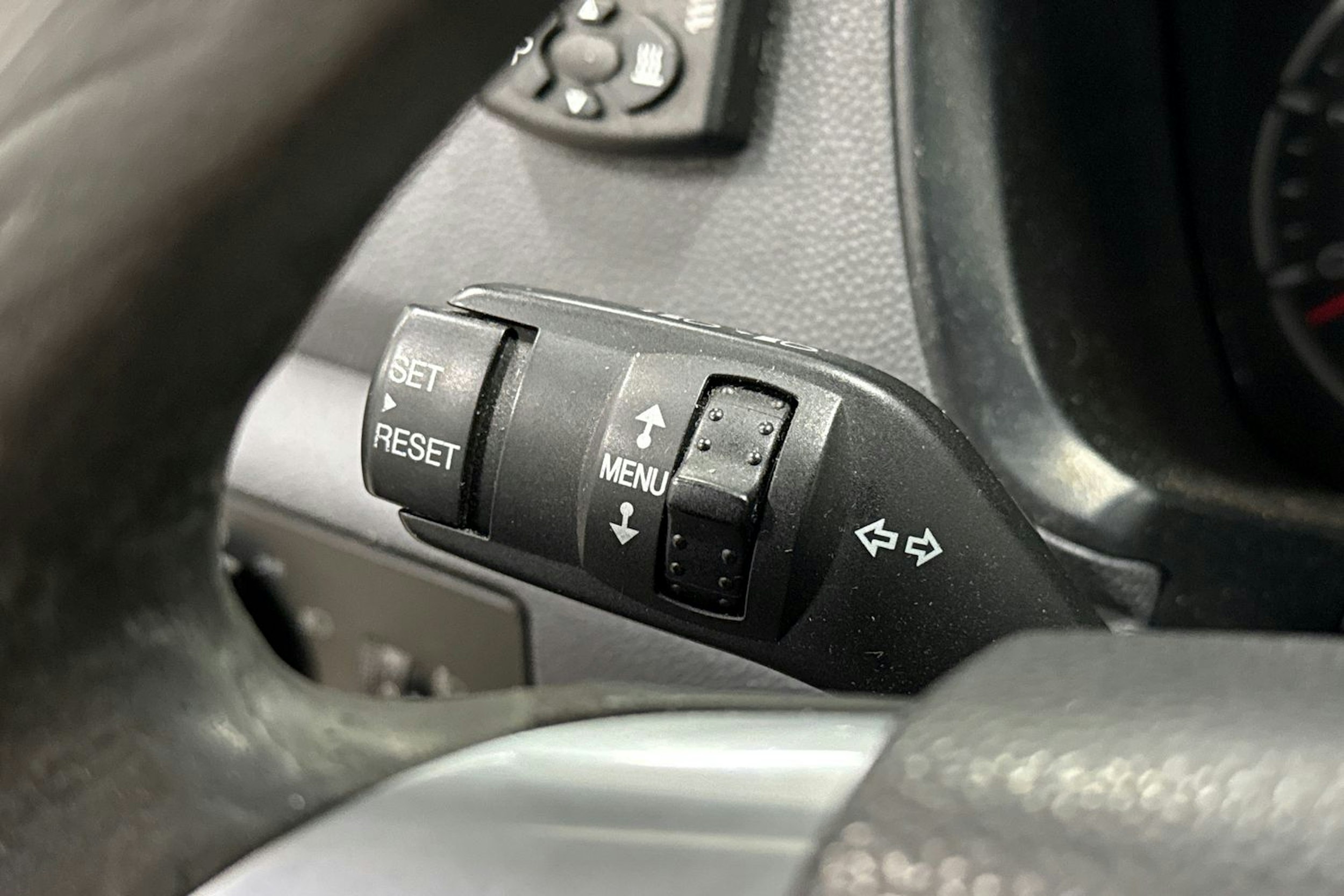 valkoinen Ford Transit Connect 2011 kuva 16.