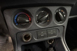 valkoinen Ford Transit Connect 2011 kuva 19.