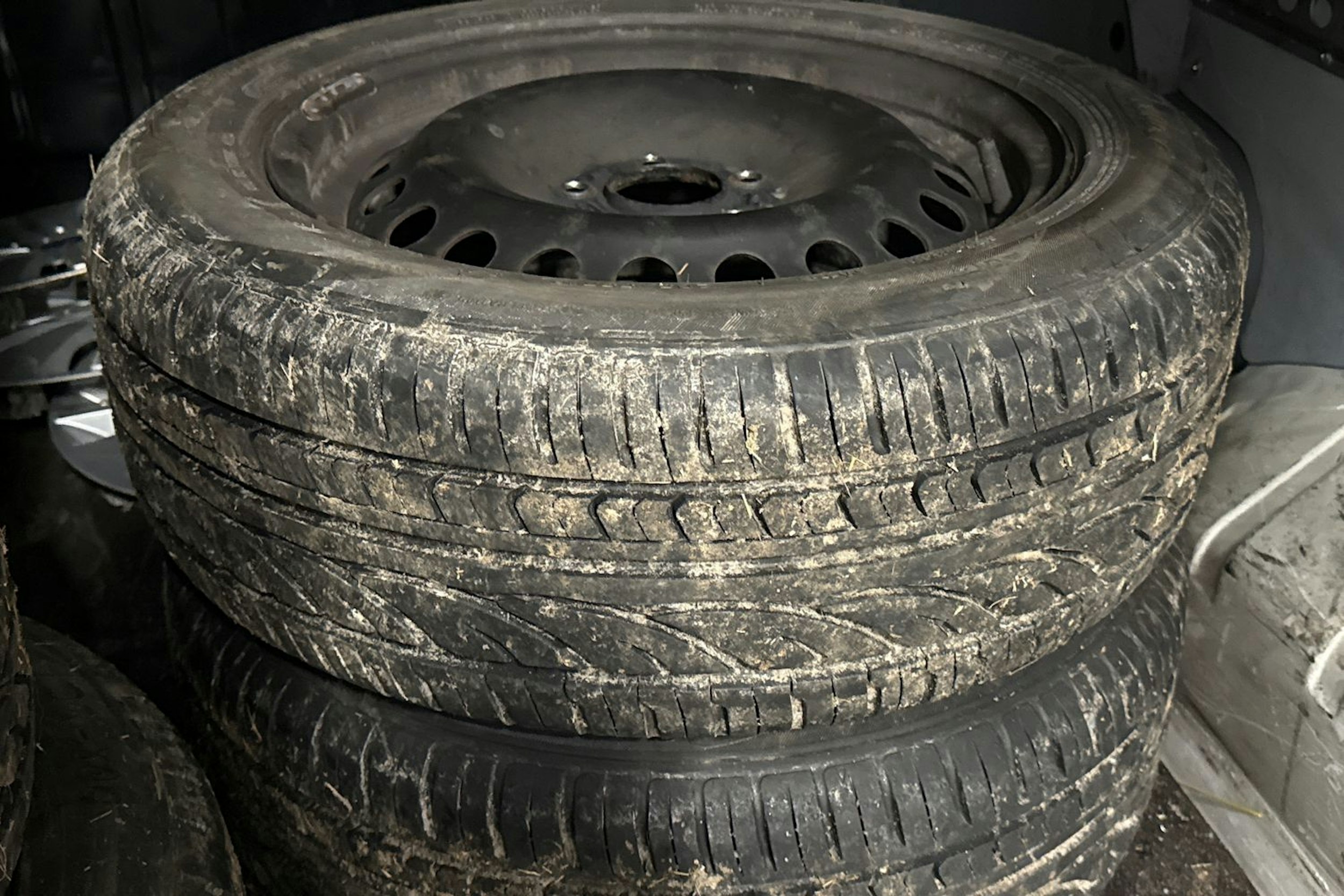 valkoinen Ford Transit Connect 2011 kuva 25.