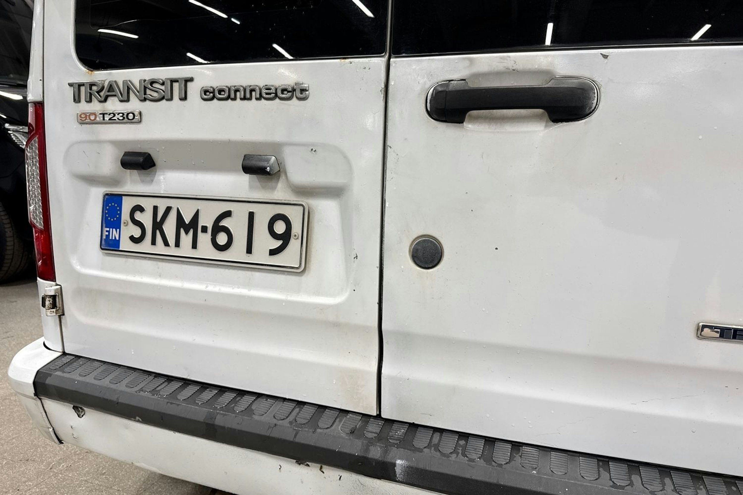 valkoinen Ford Transit Connect 2011 kuva 26.