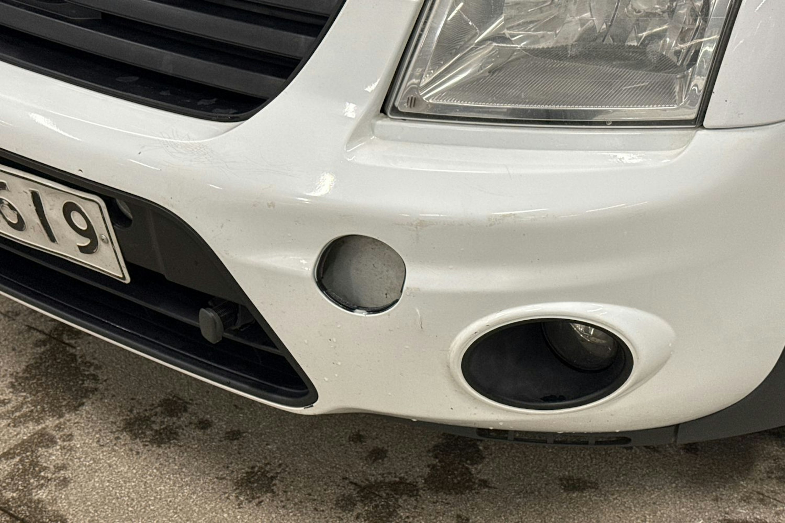 valkoinen Ford Transit Connect 2011 kuva 28.