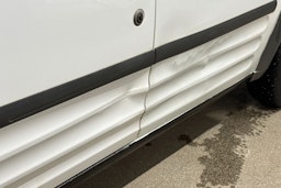 valkoinen Ford Transit Connect 2011 kuva 29.