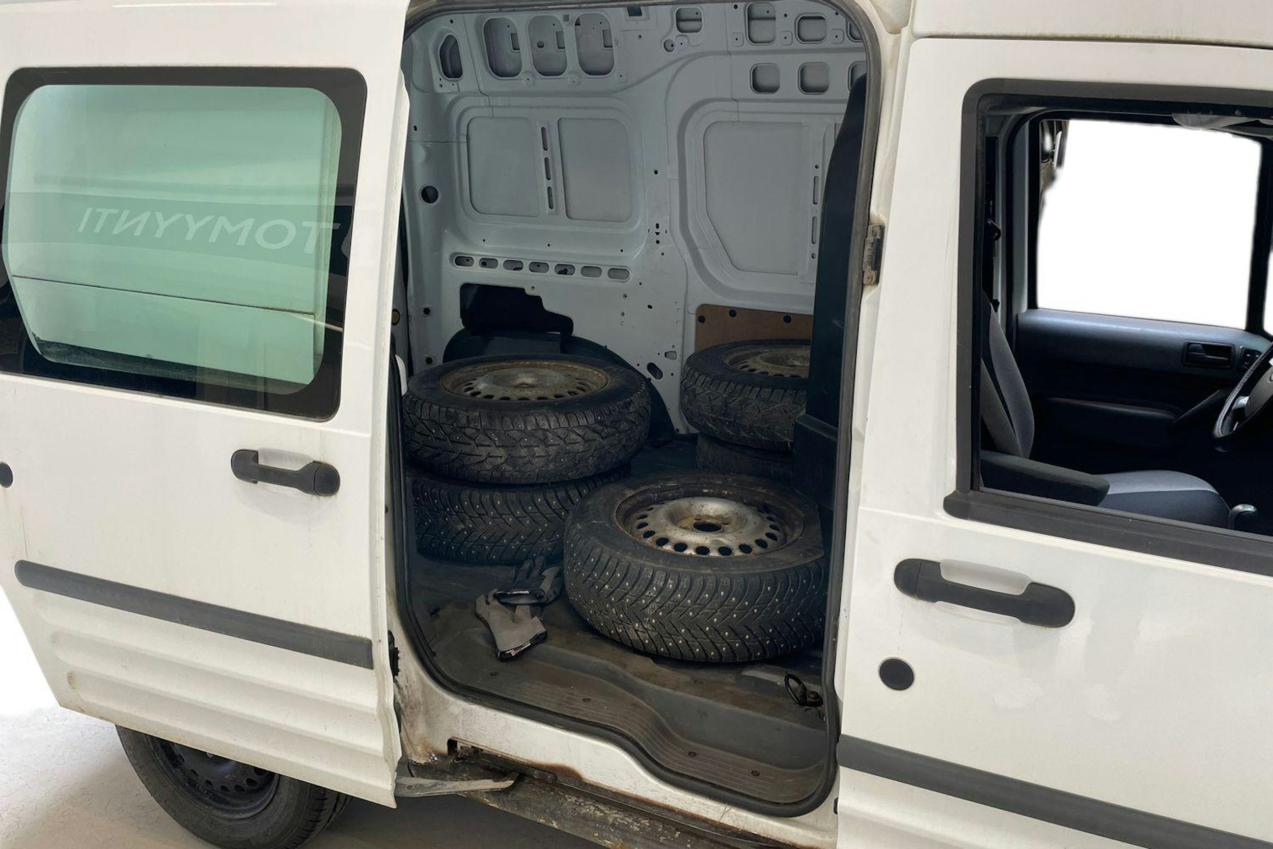 valkoinen Ford Transit Connect 2012 kuva 8.