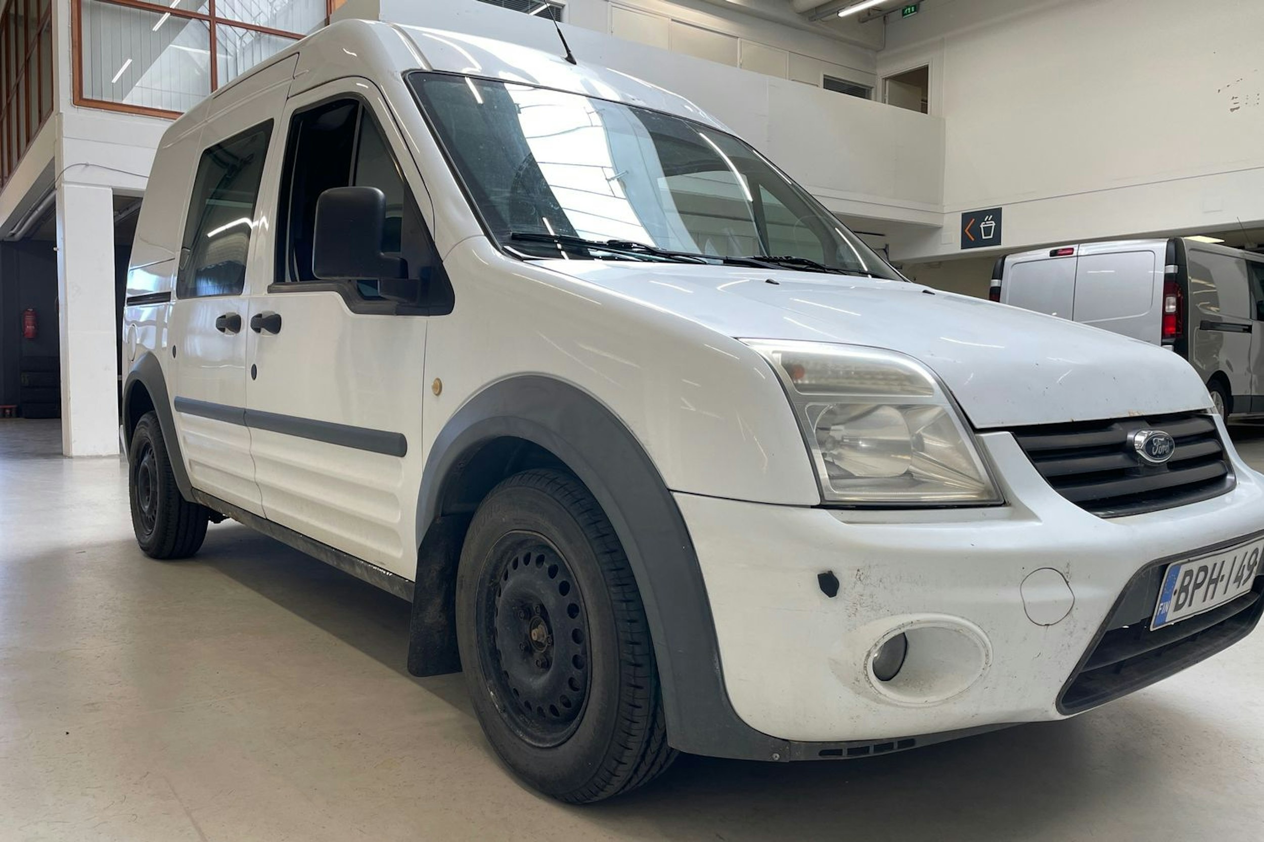 valkoinen Ford Transit Connect 2012 kuva 18.