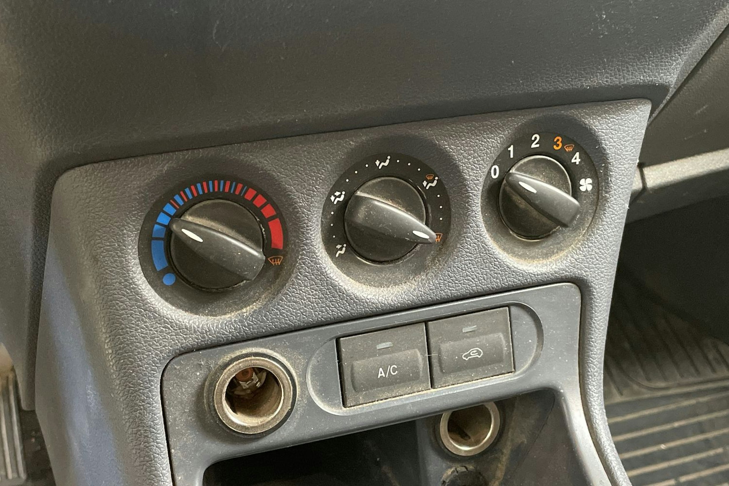 sininen Ford Transit Connect 2012 kuva 16.