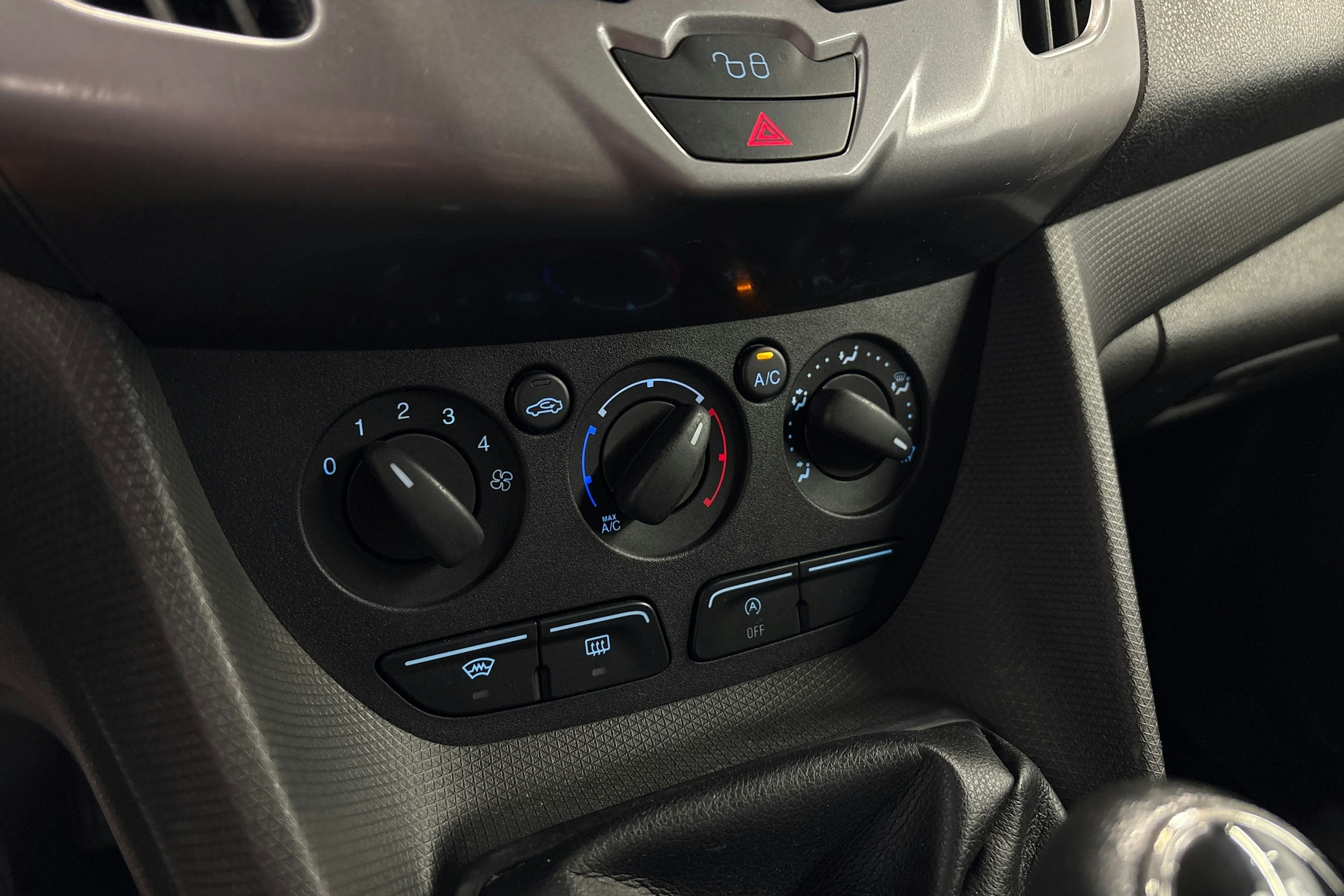 harmaa Ford Transit Connect 2014 kuva 15.