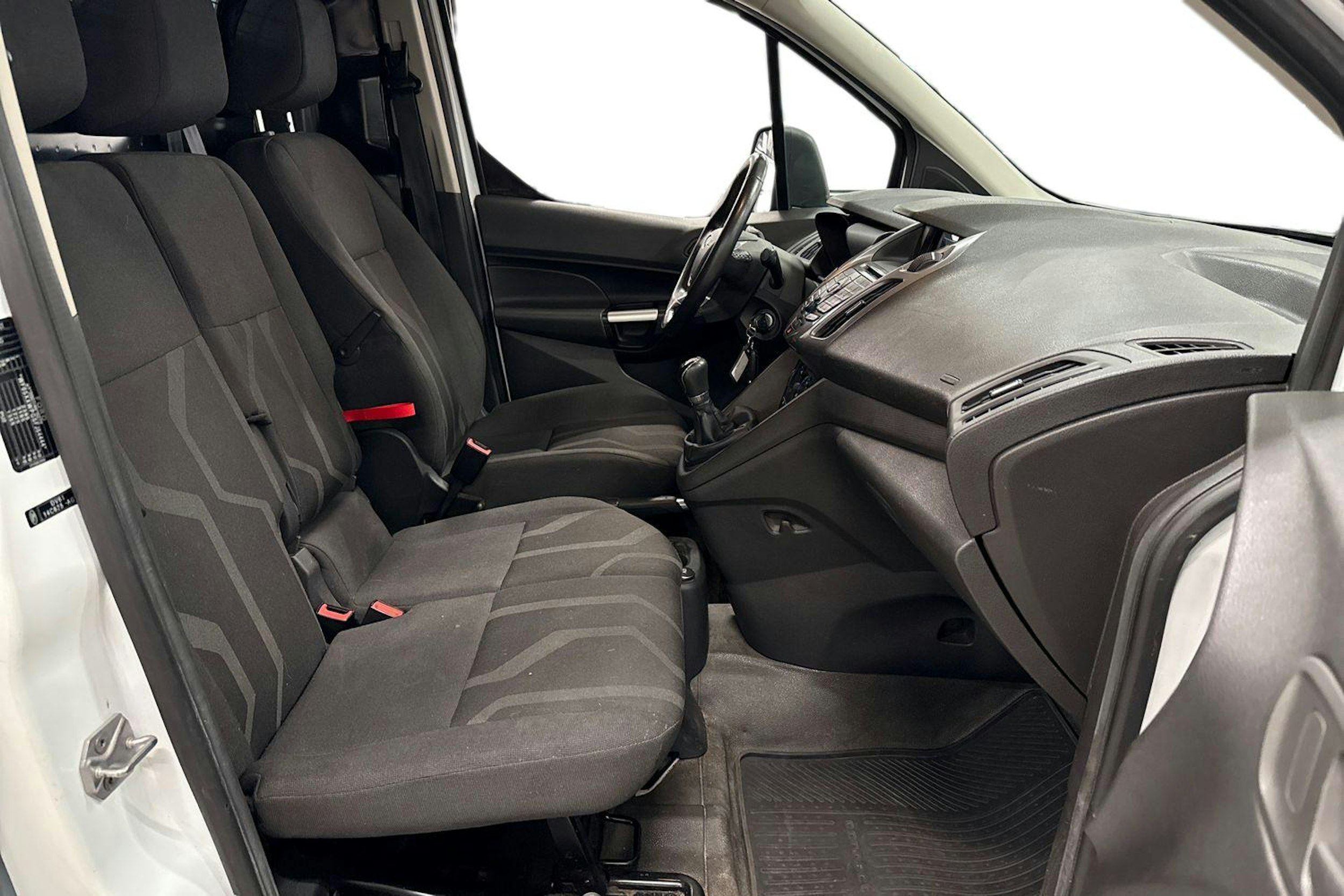 valkoinen Ford Transit Connect 2015 kuva 10.