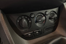valkoinen Ford Transit Connect 2015 kuva 17.