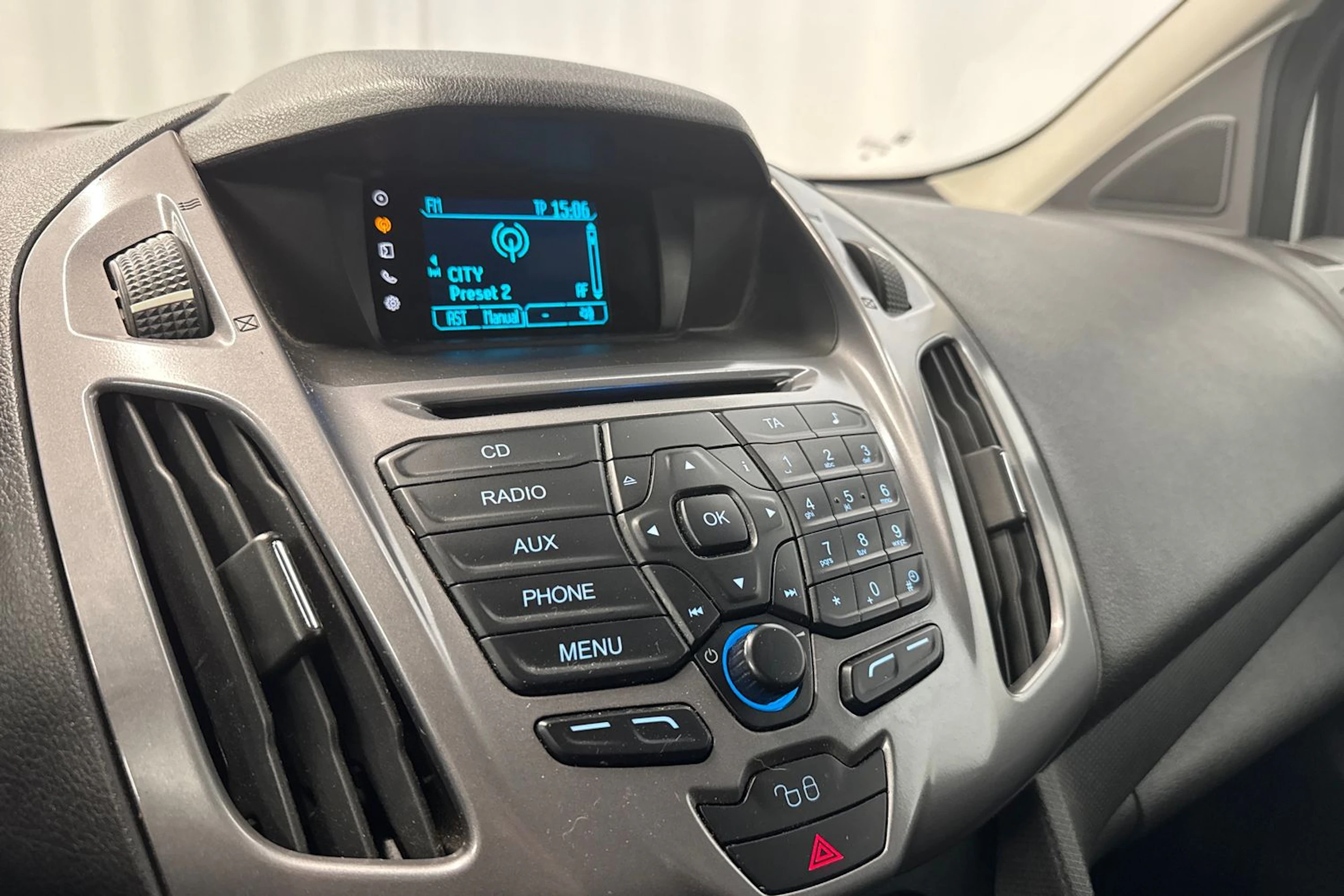 harmaa Ford Transit Connect 2016 kuva 19.