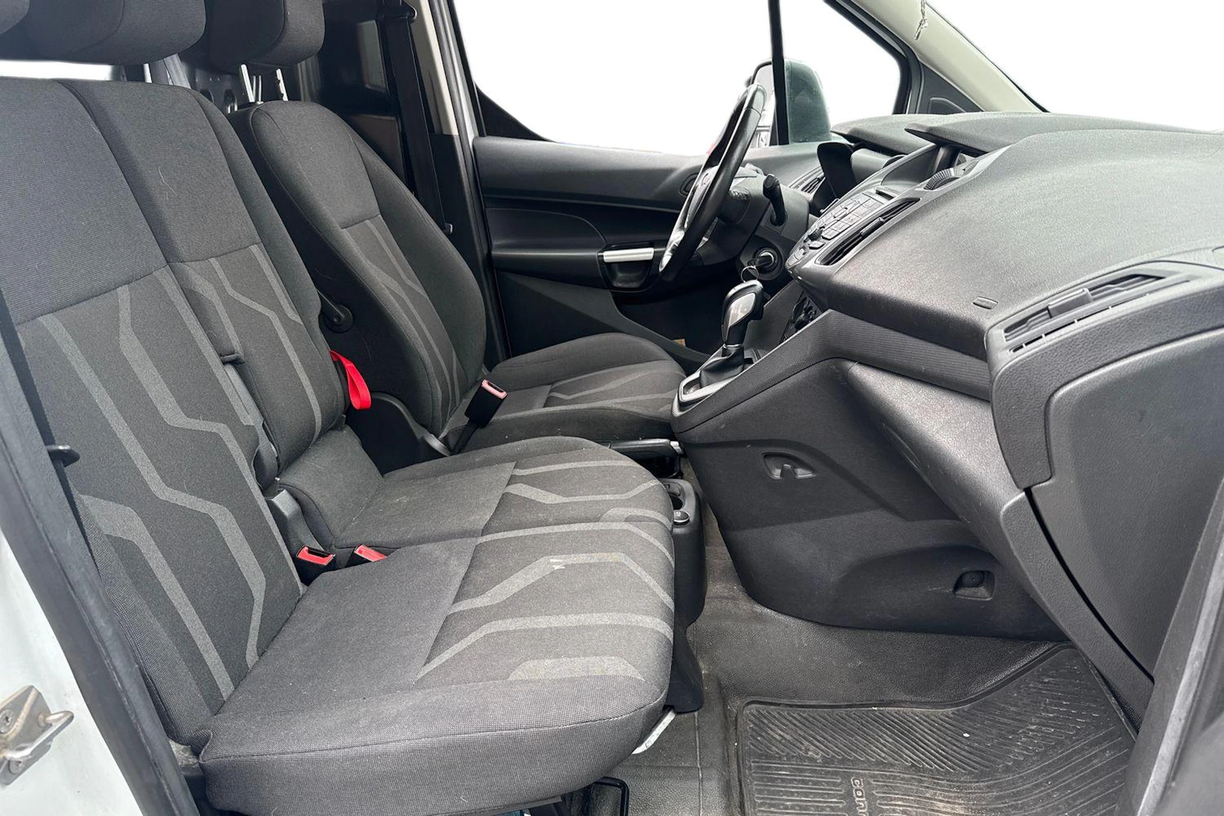 valkoinen Ford Transit Connect 2016 kuva 11.