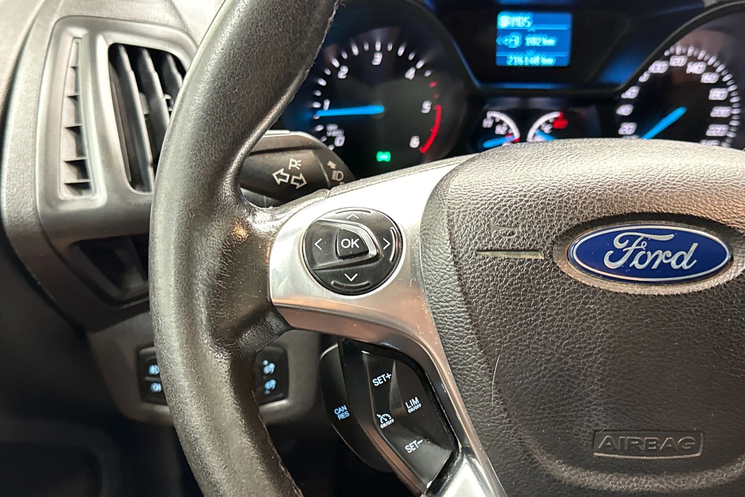 valkoinen Ford Transit Connect 2016 kuva 20.