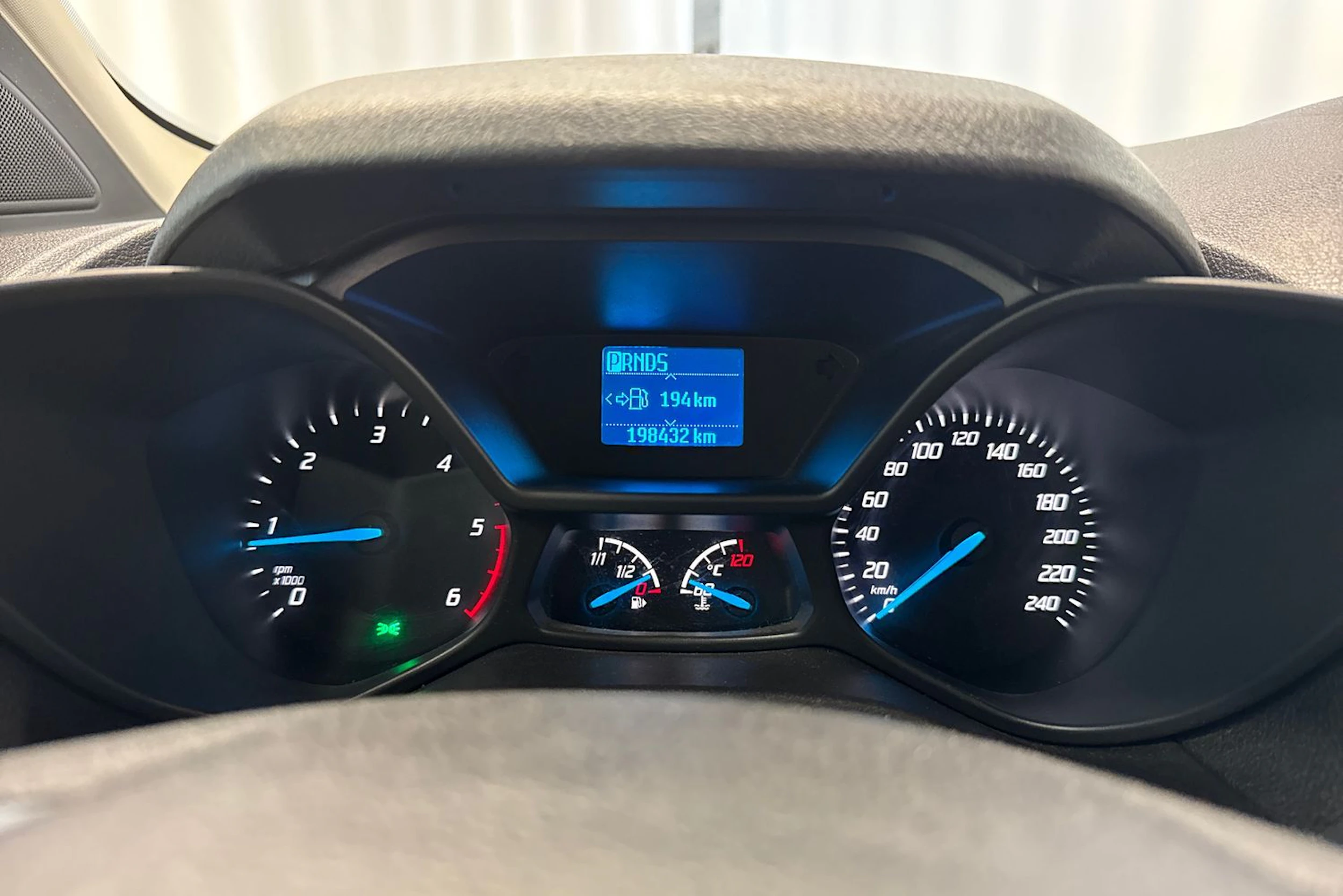 valkoinen Ford Transit Connect 2017 kuva 15.