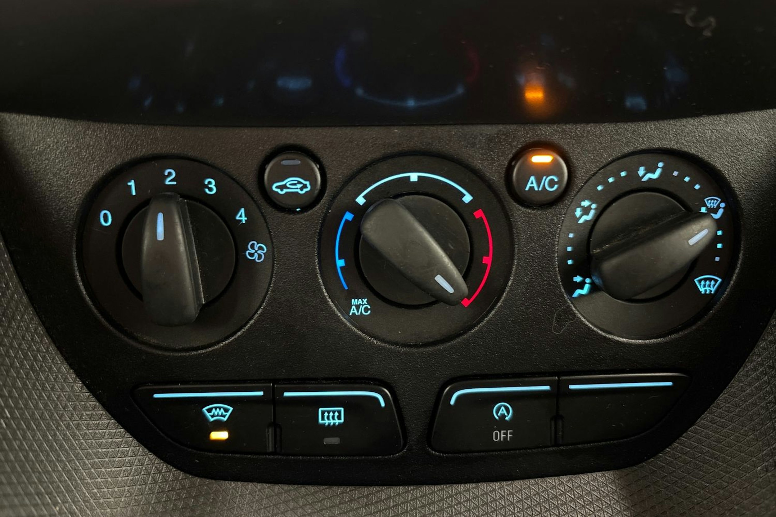 sininen Ford Transit Connect 2017 kuva 18.