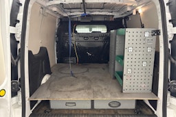 valkoinen Ford Transit Connect 2017 kuva 11.