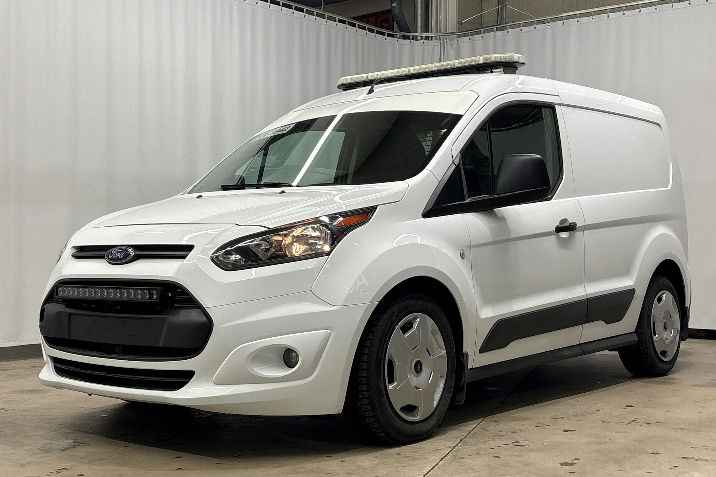 valkoinen Ford Transit Connect 2017 kuva 13.