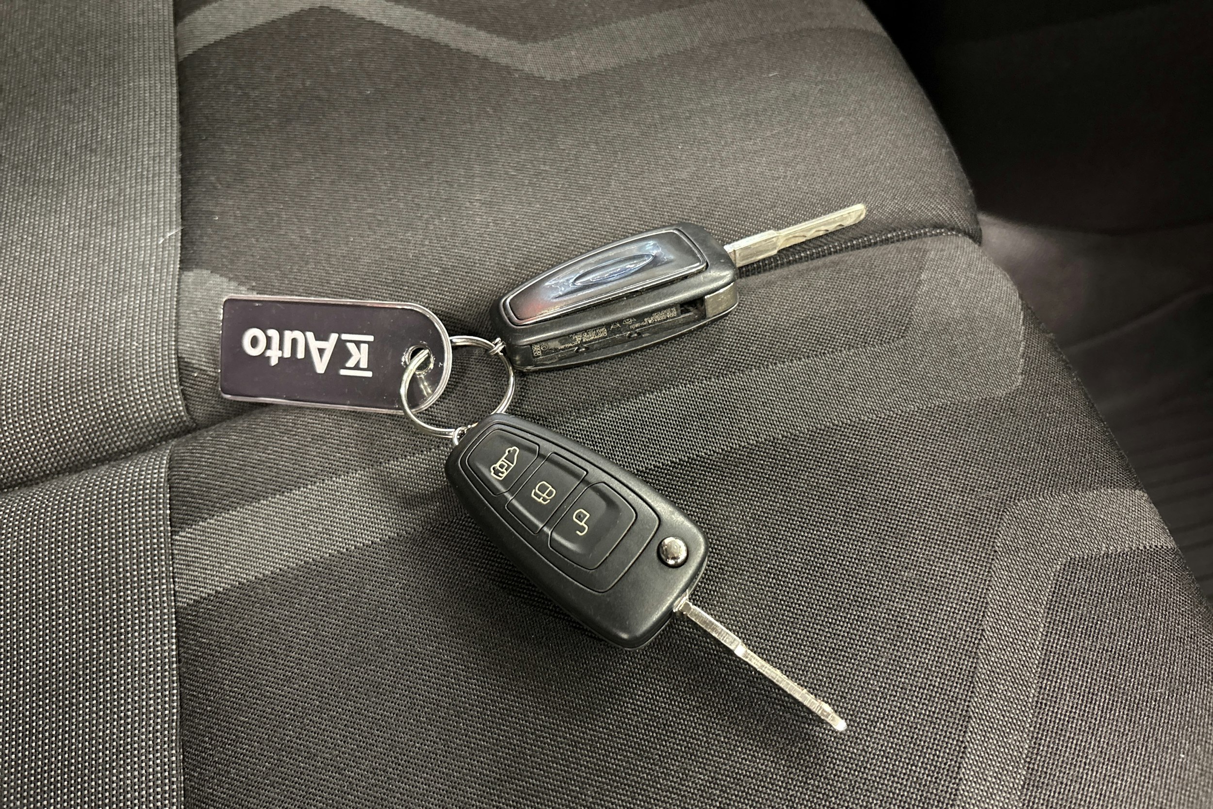 valkoinen Ford Transit Connect 2017 kuva 28.