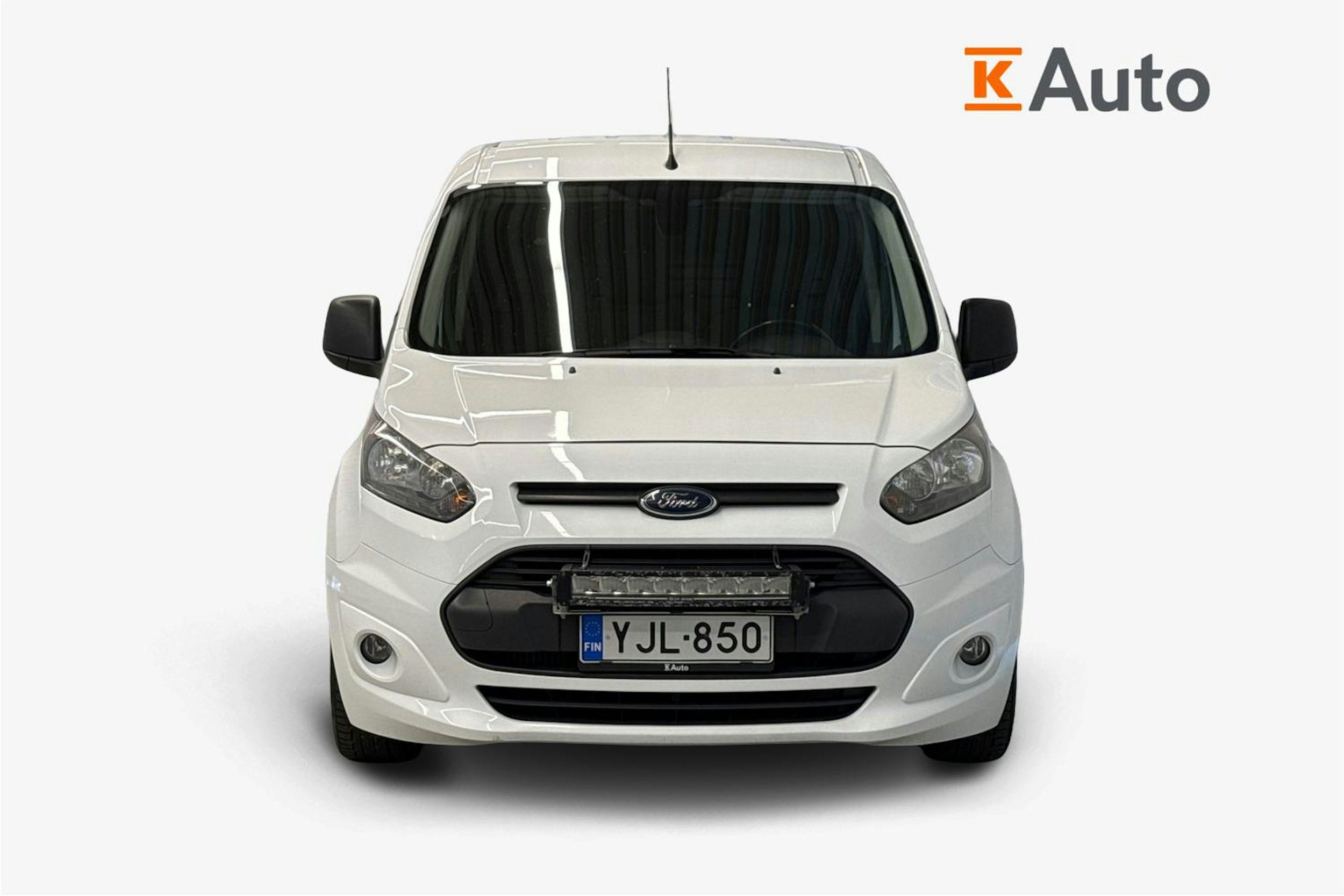 valkoinen Ford Transit Connect 2017 kuva 5.