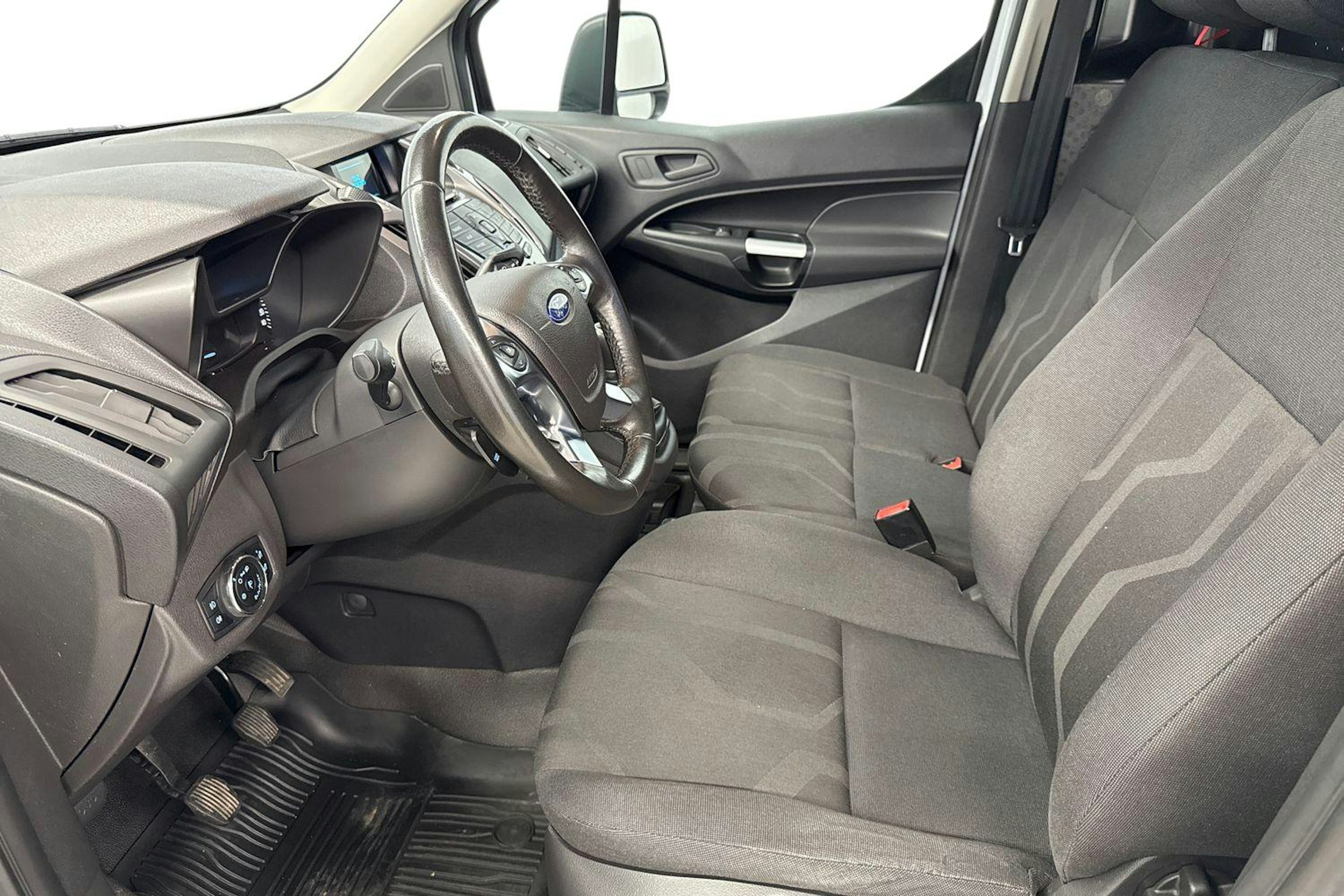 valkoinen Ford Transit Connect 2017 kuva 7.