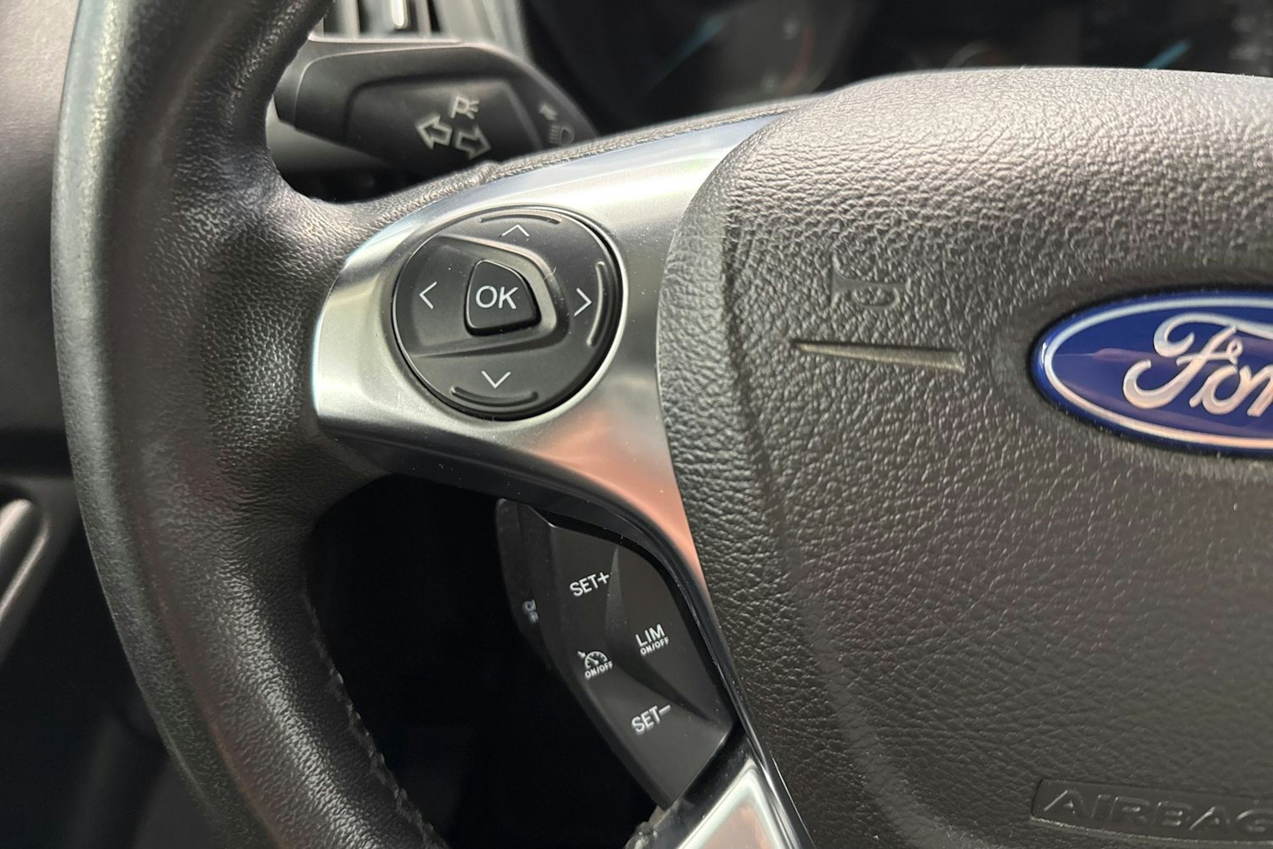 valkoinen Ford Transit Connect 2017 kuva 14.