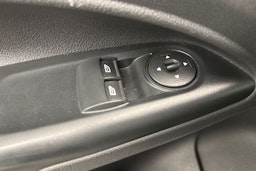 valkoinen Ford Transit Connect 2017 kuva 18.