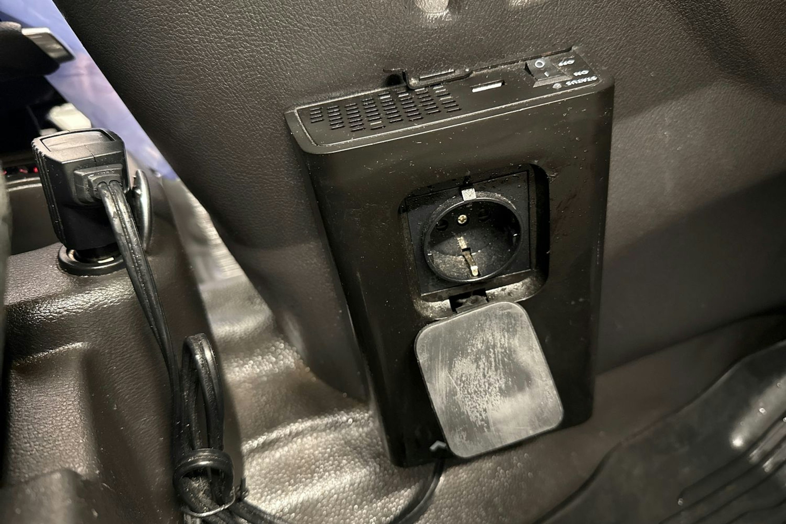 valkoinen Ford Transit Connect 2018 kuva 17.