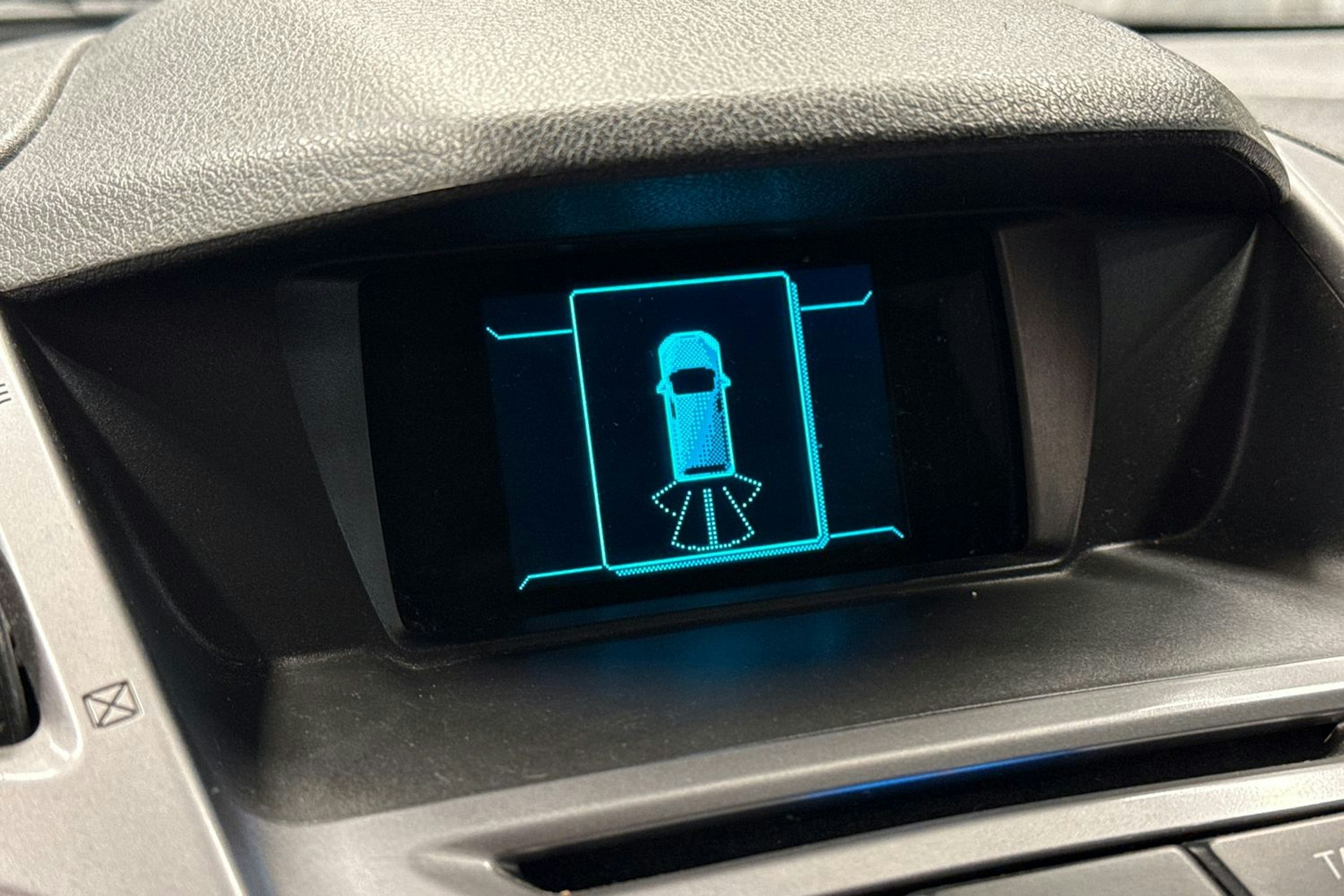 valkoinen Ford Transit Connect 2018 kuva 22.