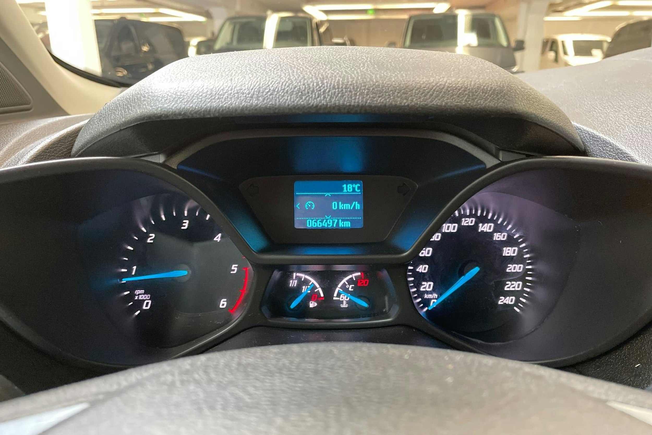 valkoinen Ford Transit Connect 2018 kuva 16.