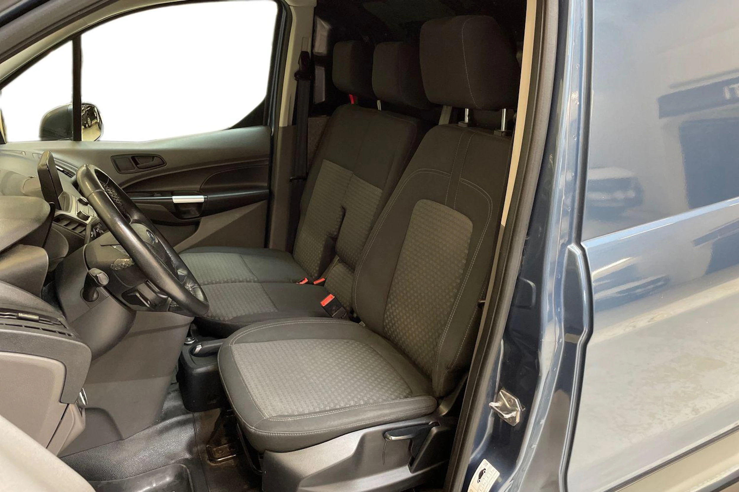 sininen Ford Transit Connect 2018 kuva 8.