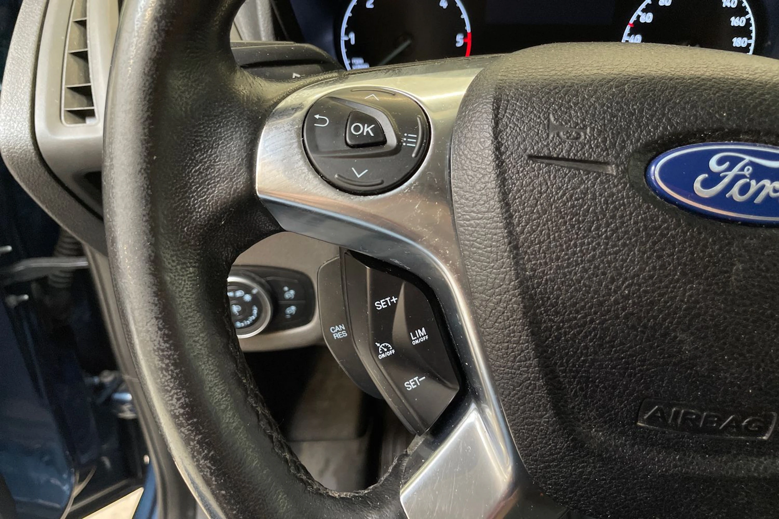 sininen Ford Transit Connect 2018 kuva 19.