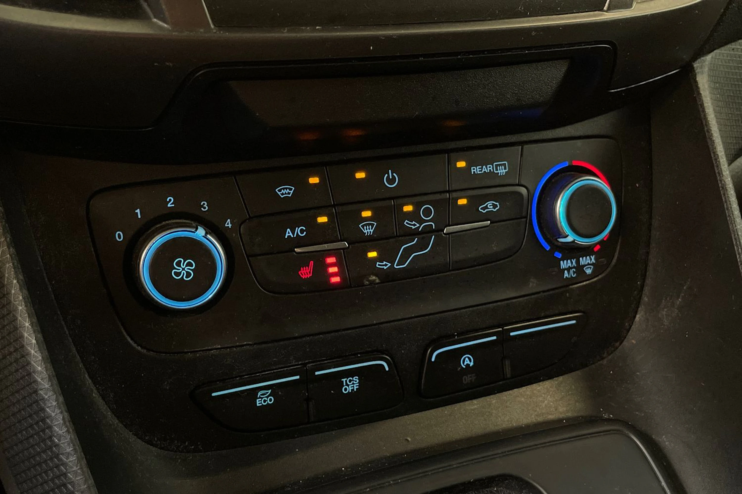 sininen Ford Transit Connect 2018 kuva 29.