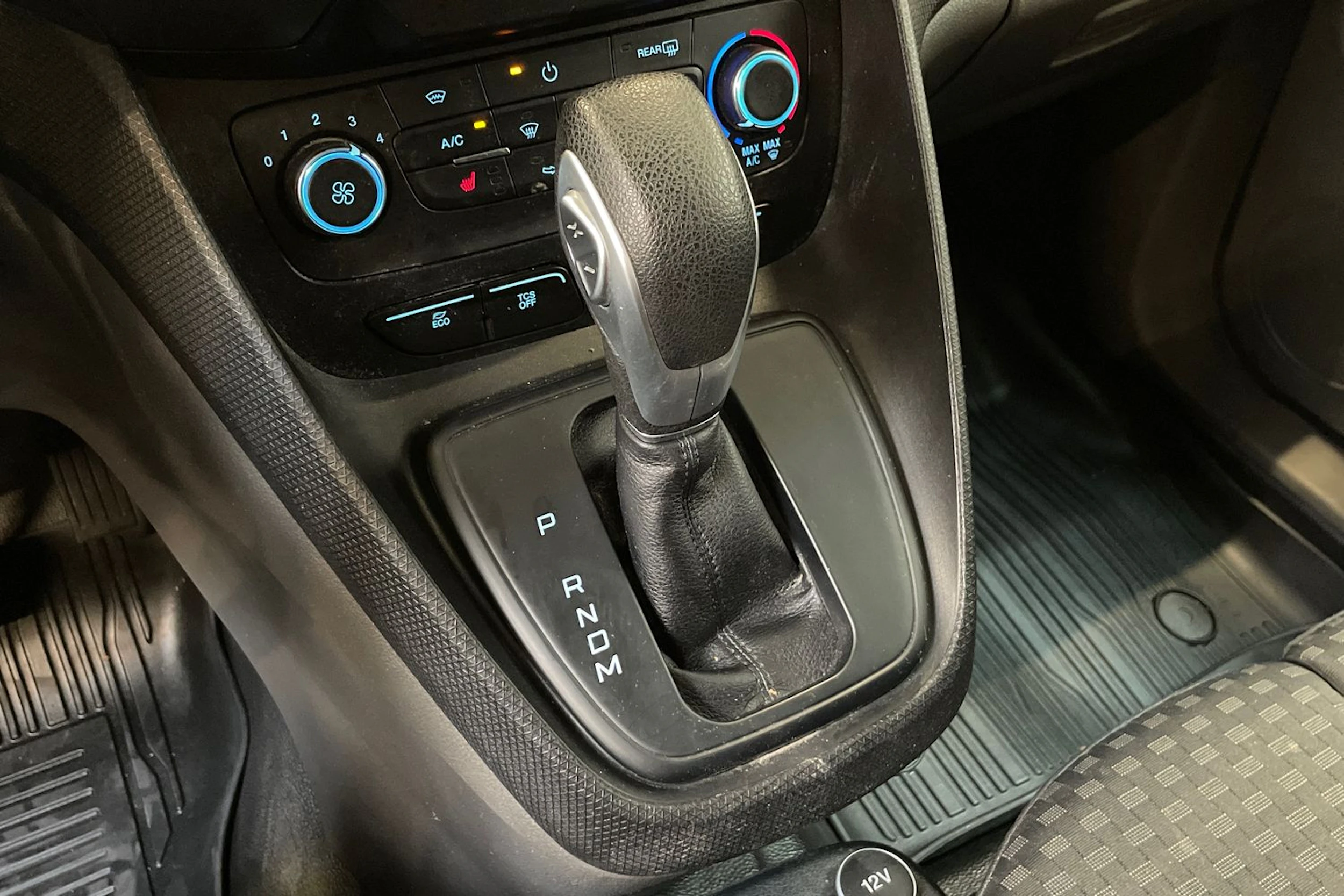 sininen Ford Transit Connect 2018 kuva 30.