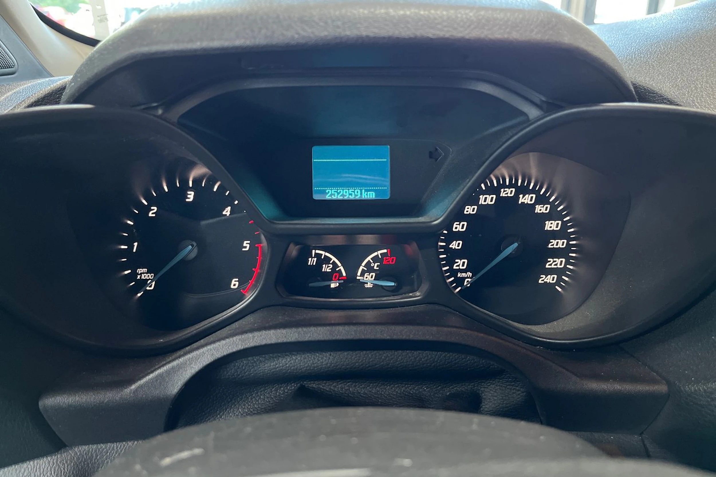 Sininen Ford Transit Connect 2018 kuva 13.