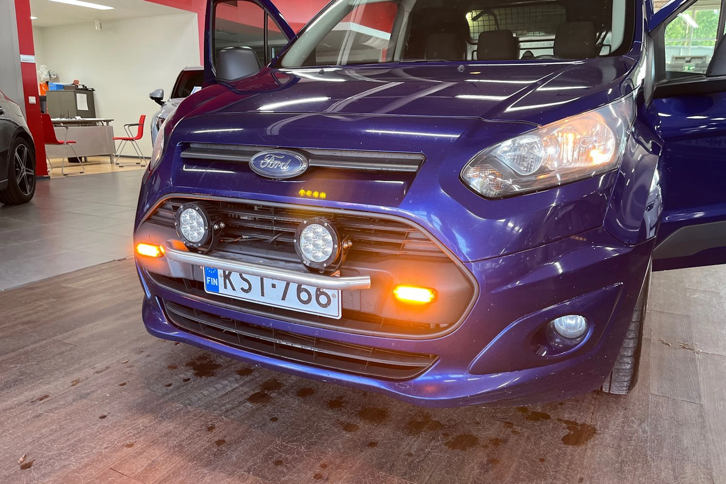 Sininen Ford Transit Connect 2018 kuva 20.