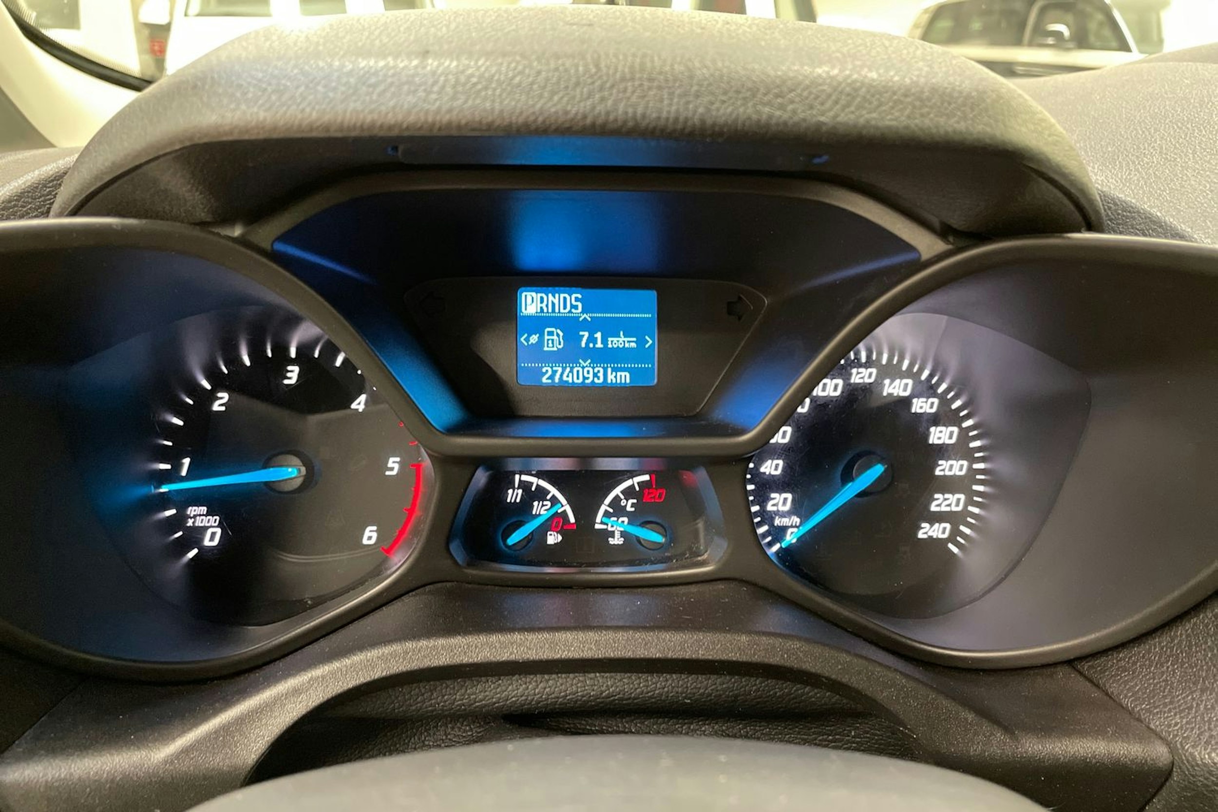 valkoinen Ford Transit Connect 2018 kuva 18.