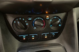 valkoinen Ford Transit Connect 2018 kuva 19.