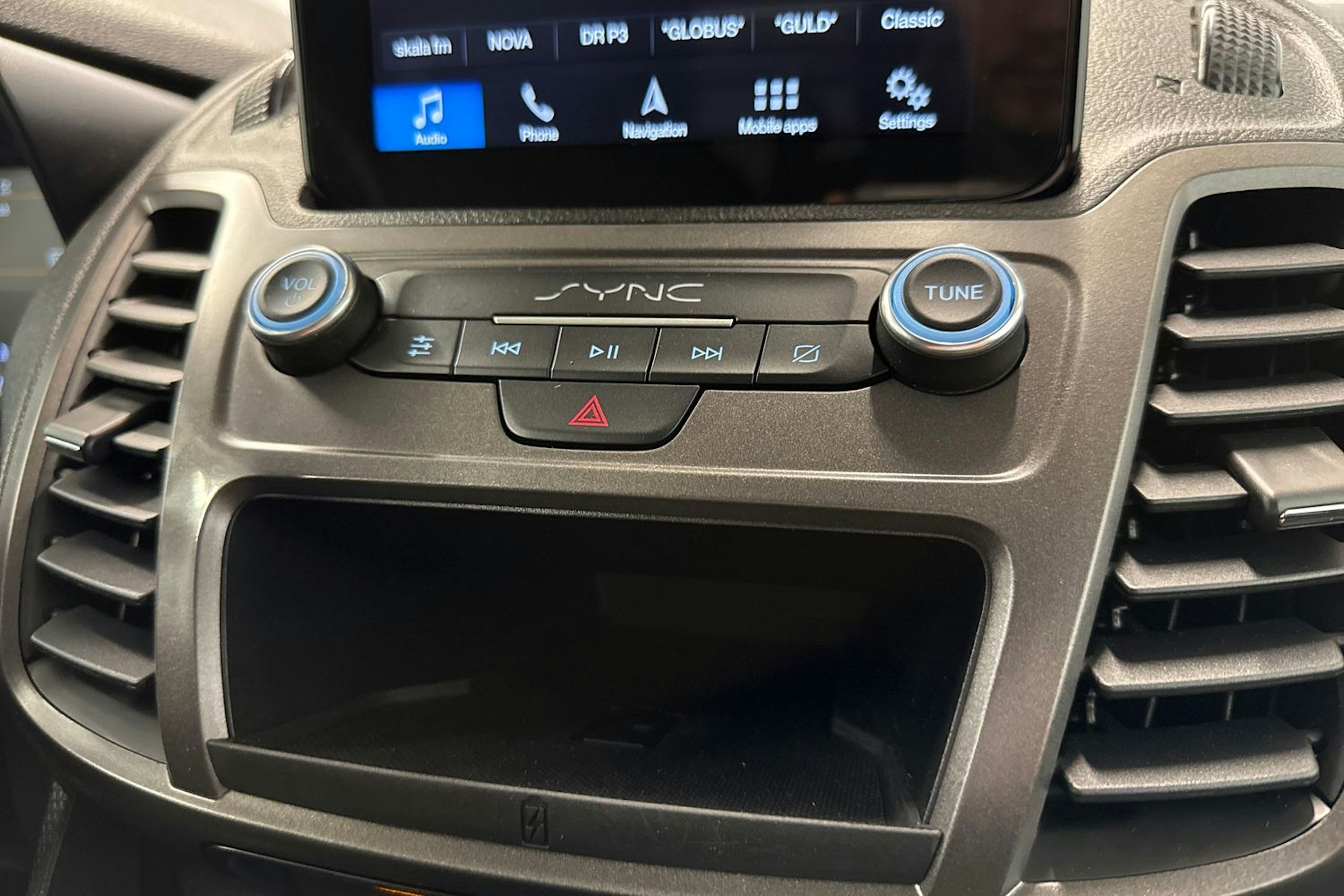 musta Ford Transit Connect 2019 kuva 21.