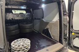 musta Ford Transit Connect 2019 kuva 23.