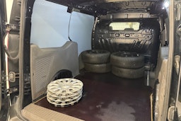 musta Ford Transit Connect 2019 kuva 24.