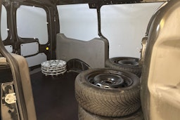 musta Ford Transit Connect 2019 kuva 25.