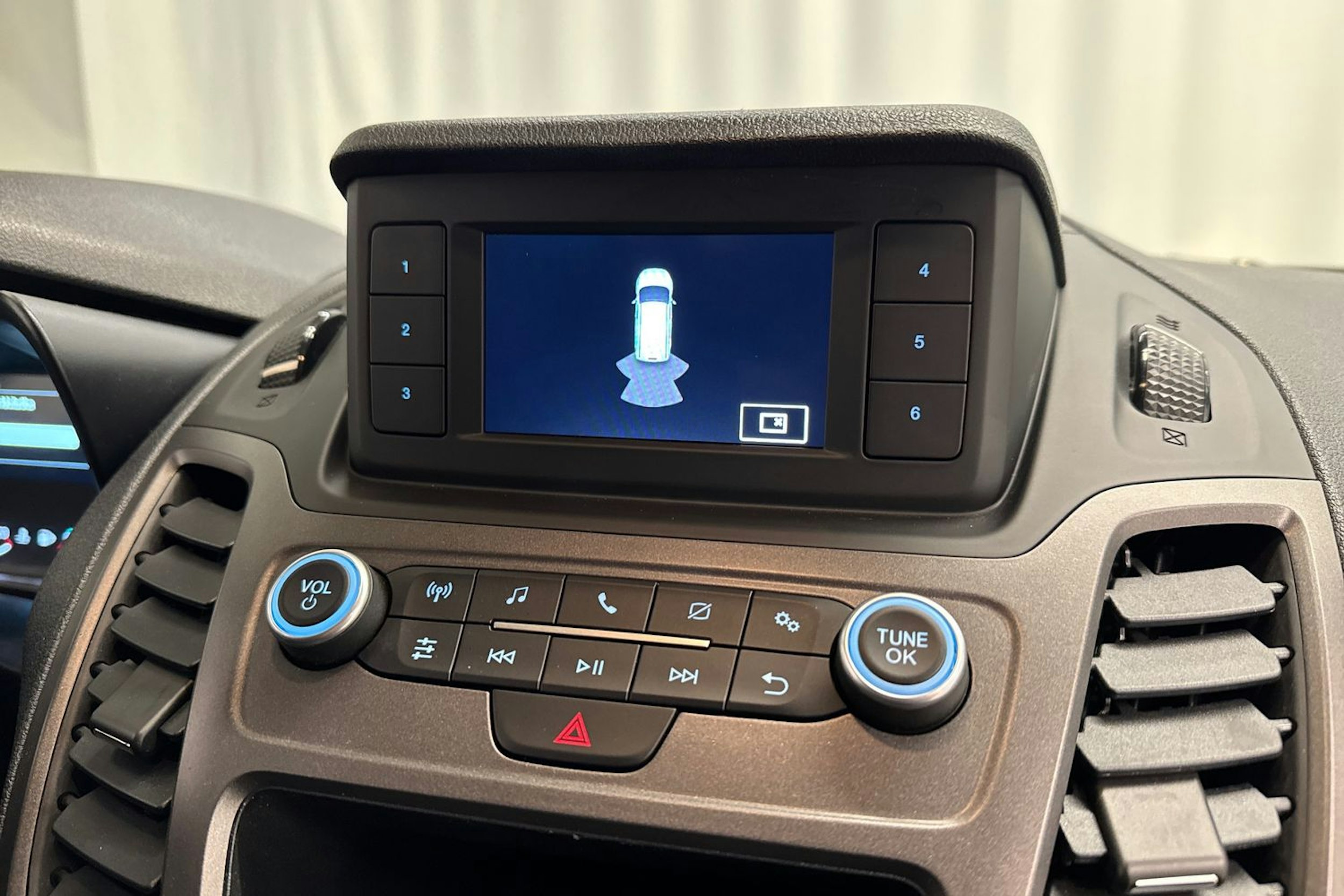 sininen Ford Transit Connect 2020 kuva 14.